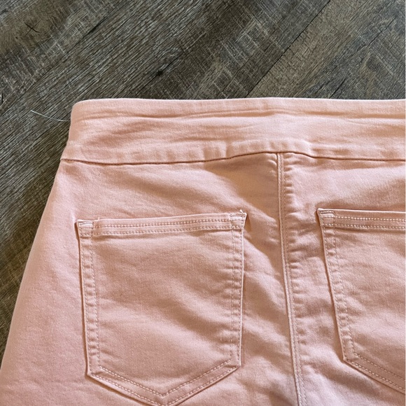 Liz Claiborne Classic Shorts Flat Front Side Slits Super Stretch Pink Size 4 - Picture 5 of 6